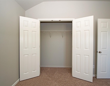 6800 Cromarty Ln - Photo Thumbnail 24