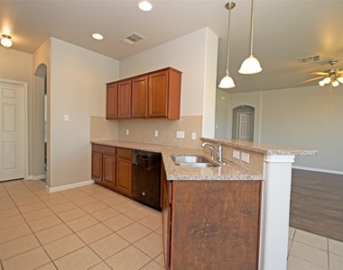 6800 Cromarty Ln - Photo Thumbnail 12