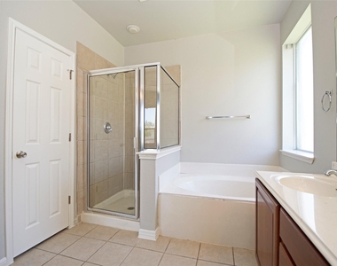 6800 Cromarty Ln - Photo Thumbnail 33
