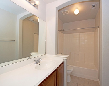 6800 Cromarty Ln - Photo Thumbnail 27