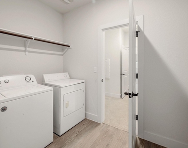 6111 Dumfries Ln - Photo Thumbnail 17