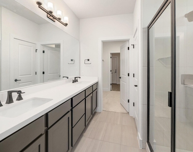 6111 Dumfries Ln - Photo Thumbnail 14