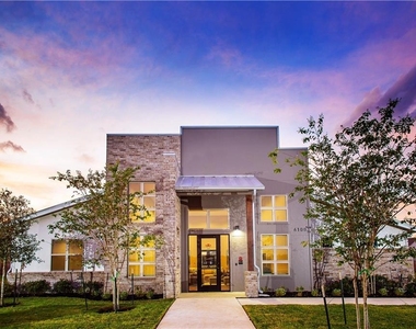 6111 Dumfries Ln - Photo Thumbnail 28