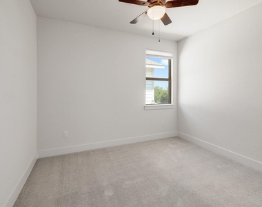6111 Dumfries Ln - Photo Thumbnail 20