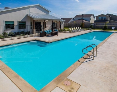 6111 Dumfries Ln - Photo Thumbnail 32