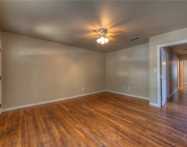 4805 Evans Ave - Photo Thumbnail 4