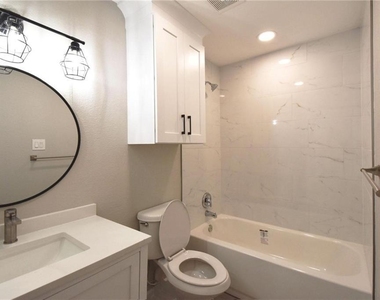 8600 Fathom Cir - Photo Thumbnail 12