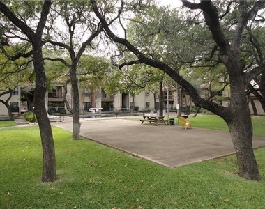 8600 Fathom Cir - Photo Thumbnail 16