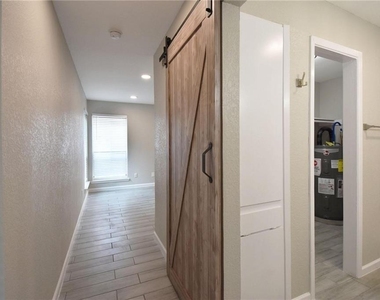 8600 Fathom Cir - Photo Thumbnail 6