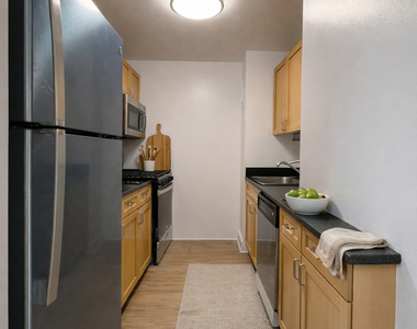 West 96th Street - Photo Thumbnail 1