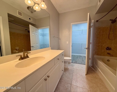 8539 Gate Parkway Parkway W - Photo Thumbnail 16