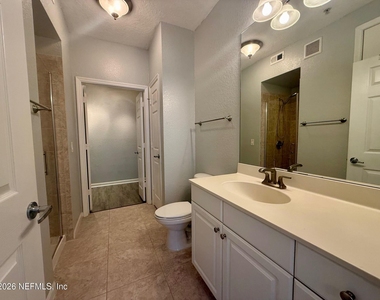 8539 Gate Parkway Parkway W - Photo Thumbnail 12