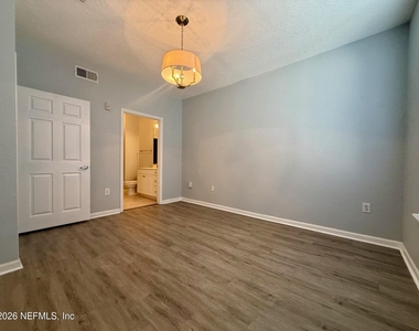 8539 Gate Parkway Parkway W - Photo Thumbnail 11