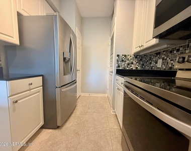 8539 Gate Parkway Parkway W - Photo Thumbnail 6
