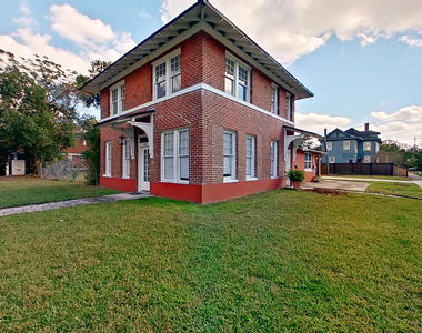 907 Copeland Street - Photo Thumbnail 1