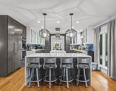 2076 Valley Lo Lane - Photo Thumbnail 12