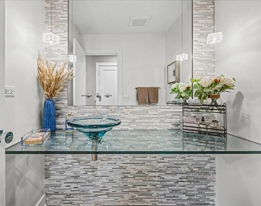 2076 Valley Lo Lane - Photo Thumbnail 9