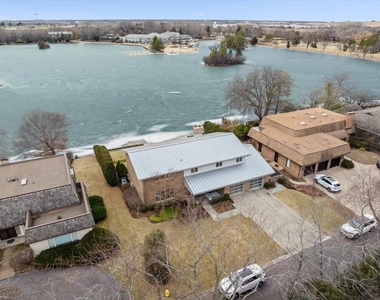 2076 Valley Lo Lane - Photo Thumbnail 8