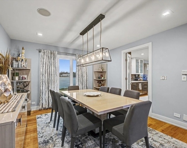 2076 Valley Lo Lane - Photo Thumbnail 11