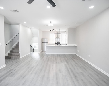 2519 Washington Street - Photo Thumbnail 9
