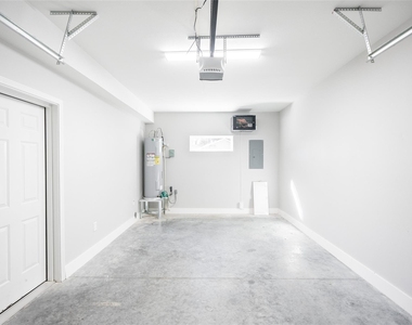 2519 Washington Street - Photo Thumbnail 4