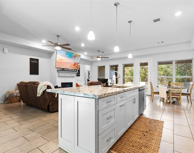 12140 Goliad Lane - Photo Thumbnail 11