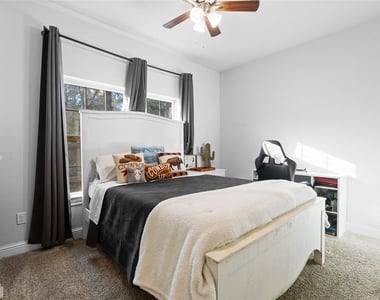 12140 Goliad Lane - Photo Thumbnail 19