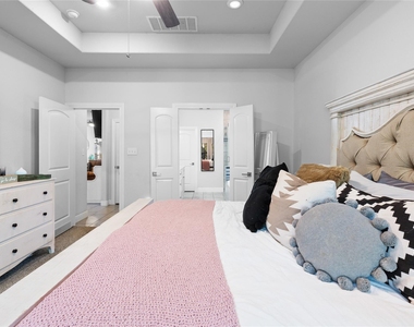 12140 Goliad Lane - Photo Thumbnail 14