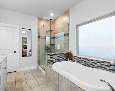 12140 Goliad Lane - Photo Thumbnail 16