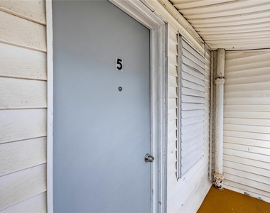 1524 Mechanic Street - Photo Thumbnail 3