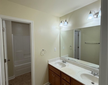 512 Paddle Creek Drive - Photo Thumbnail 28