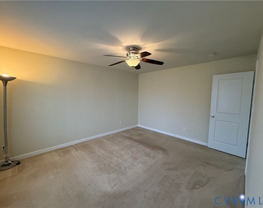 512 Paddle Creek Drive - Photo Thumbnail 26