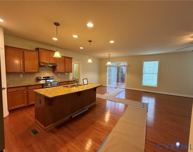 512 Paddle Creek Drive - Photo Thumbnail 1