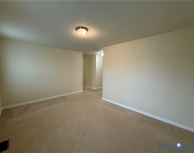 512 Paddle Creek Drive - Photo Thumbnail 14