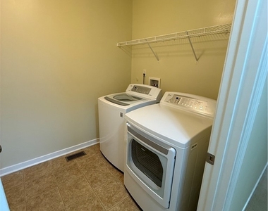 512 Paddle Creek Drive - Photo Thumbnail 22