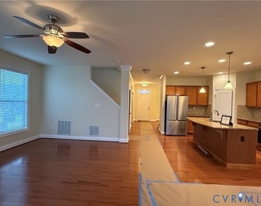 512 Paddle Creek Drive - Photo Thumbnail 6