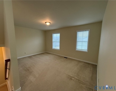 512 Paddle Creek Drive - Photo Thumbnail 13