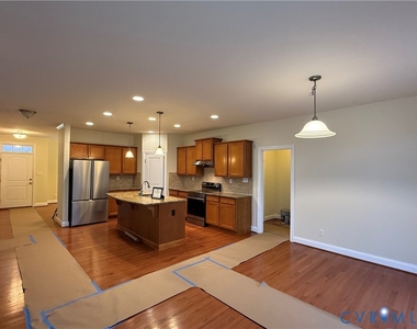 512 Paddle Creek Drive - Photo Thumbnail 2
