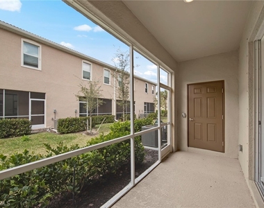 2827 Blossom Way - Photo Thumbnail 31
