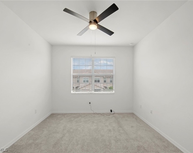 2827 Blossom Way - Photo Thumbnail 27