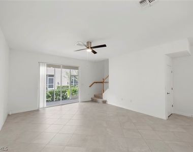 2827 Blossom Way - Photo Thumbnail 15