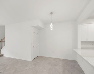 2827 Blossom Way - Photo Thumbnail 16