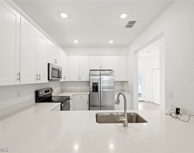 2827 Blossom Way - Photo Thumbnail 20