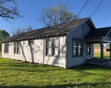 3022 School Street - Photo Thumbnail 2