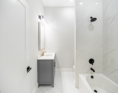 3313 36th Street Sw - Photo Thumbnail 19