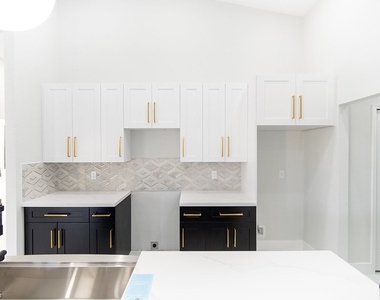 3313 36th Street Sw - Photo Thumbnail 9