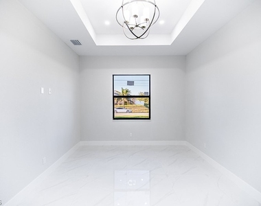 3313 36th Street Sw - Photo Thumbnail 12