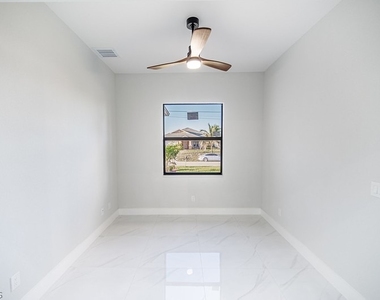 3313 36th Street Sw - Photo Thumbnail 17