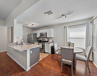 18315 Beaverdell Drive - Photo Thumbnail 5