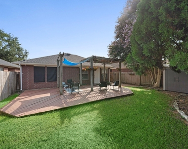 18315 Beaverdell Drive - Photo Thumbnail 13